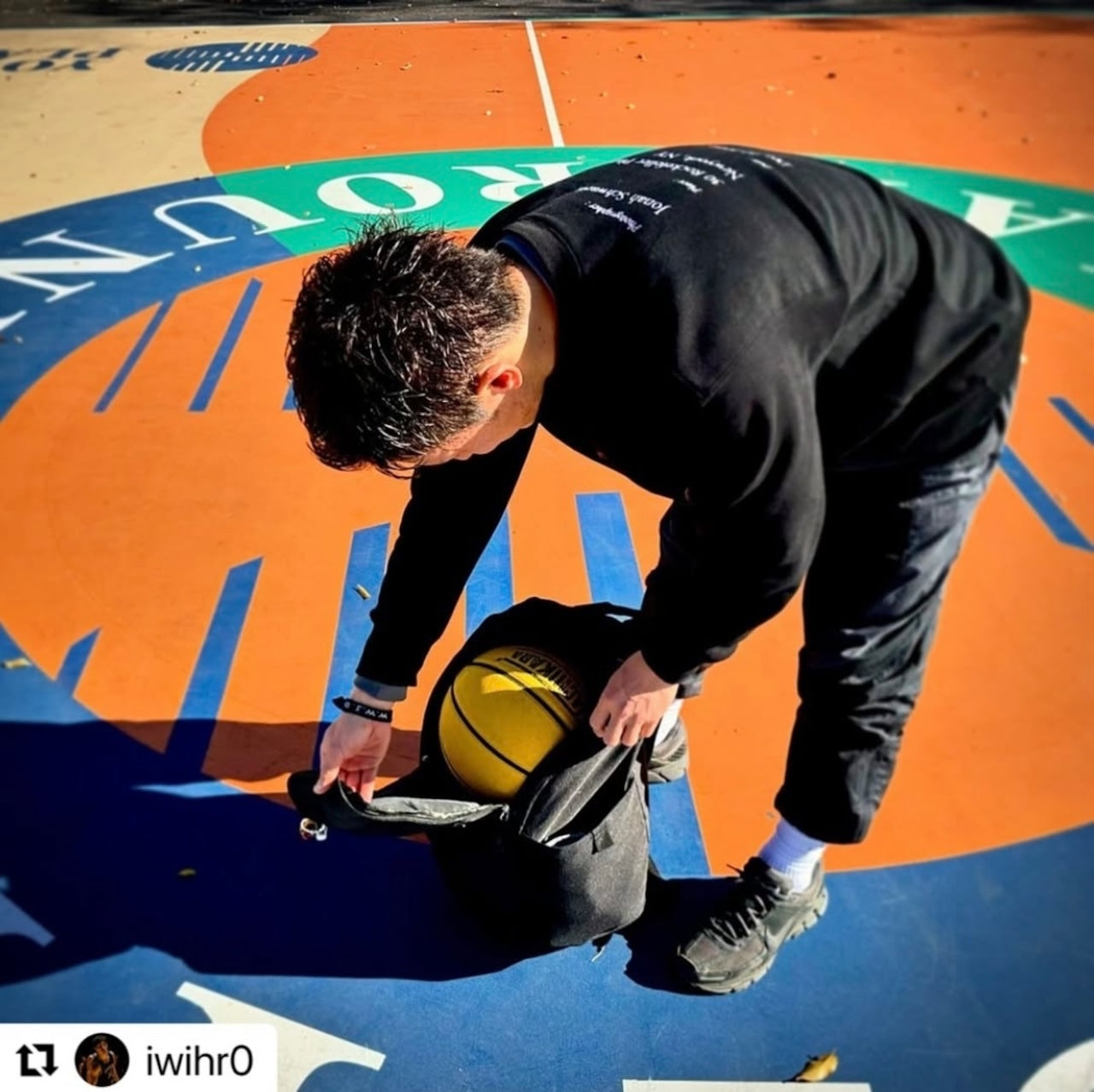 HOOPERS BACKPACK フーパーズ バックパック ボールやバッシュを収納可能 防水ポケット付き